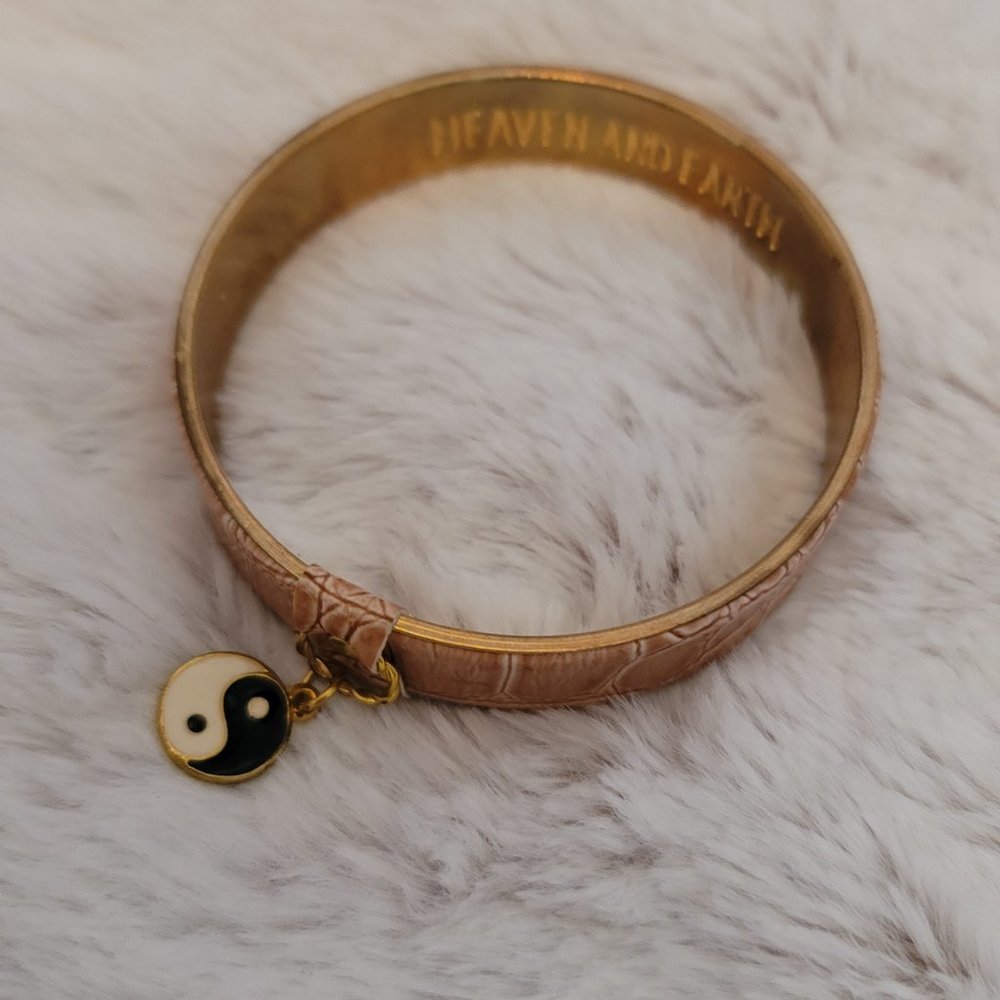 Heaven & Earth Pink Faux Ying Yang Charm Zen Bracelet